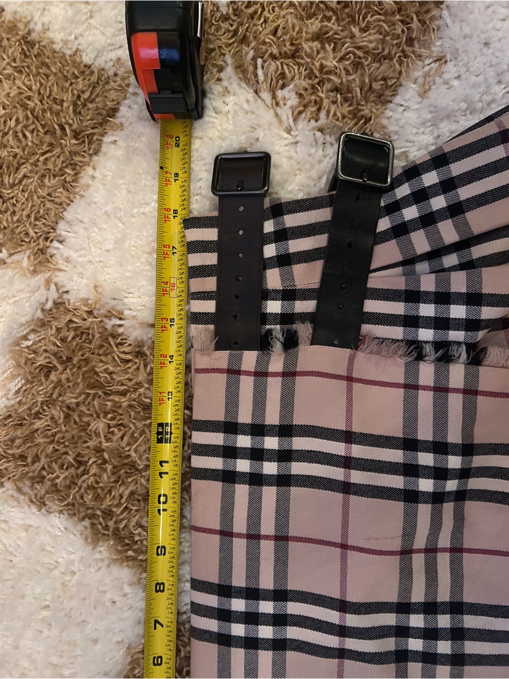 Burberry Vintage Beige Plaid Mini Skirt with Black Lace - Picture 12 of 12